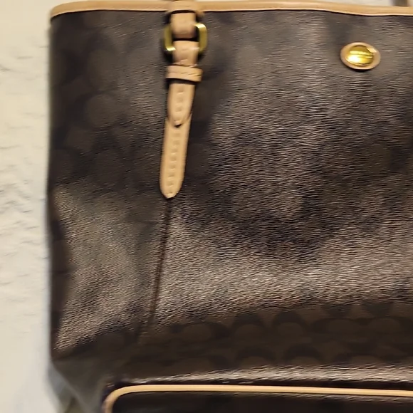 Coach Brown Tan Tote Bag PurseWomen Shoulder Barely Used 16 X 12 Signature